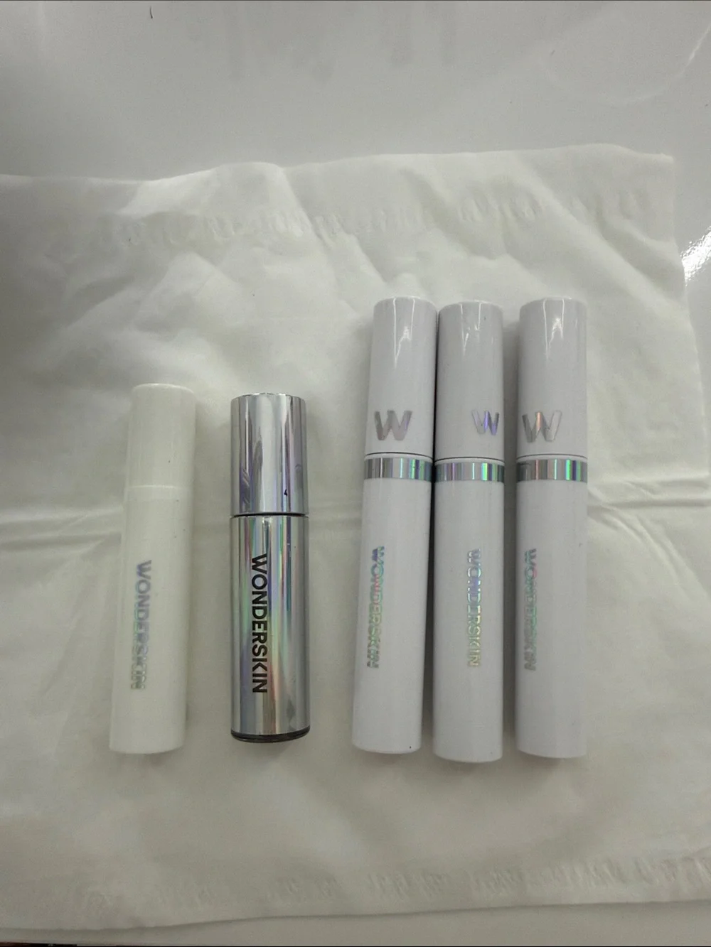 Wonderskin White Lipstick & Sticks – White Shade (Set of 5)